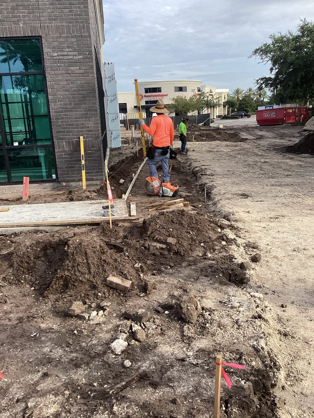 Concrete sidewalk pour