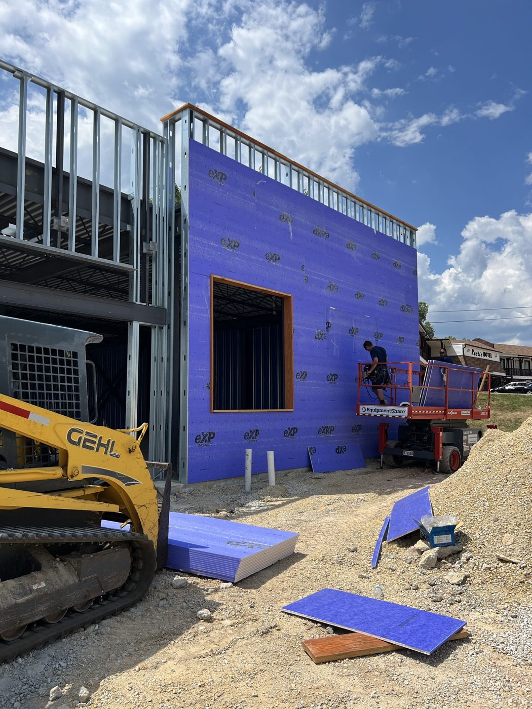 Building envelope and weather barrier